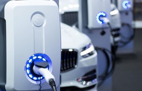 19% dintre proprietarii de mașini electrice s-au întors la cele cu motor termic