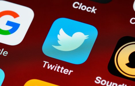 Twitter a suspendat câteva conturi care publicau informații ale lui Donald Trump