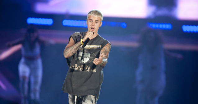 Justin Bieber şi-a amânat turneul nord-american pentru a doua oară