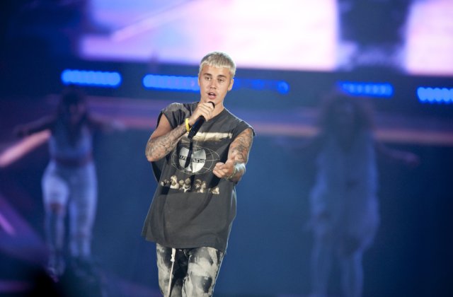 Justin Bieber şi-a amânat turneul nord-american pentru a doua oară
