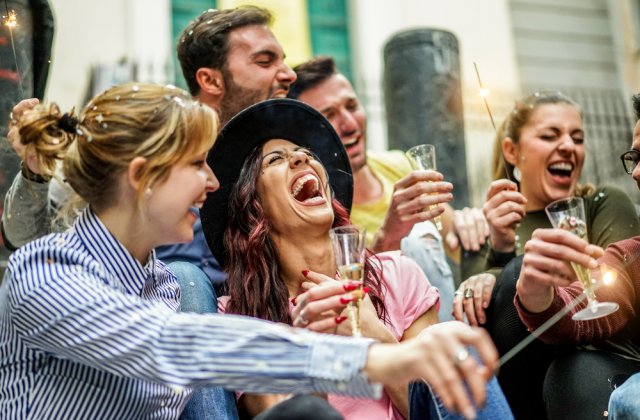 Petreceri cu sute de persoane în Spania. Poliţia a intervenit