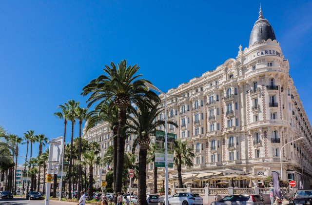 Hotelul Carlton din Cannes își scoate la licitație mobilierul!