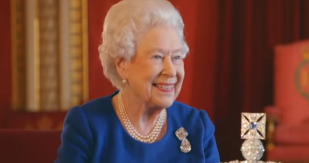 Regina Elisabeta, prima apariție oficială după moartea prințului Philip