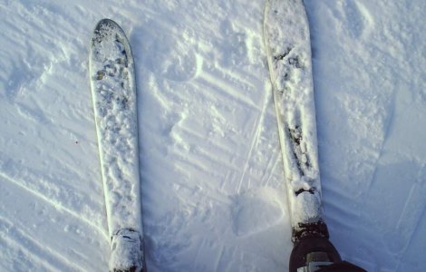 O masina a delegatiei Cehiei la o competitie de schiori in Harghita a provocat un accident mortal