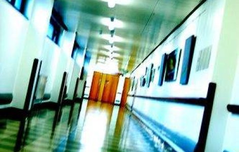 Spitalele private britanice cauta medici romani pentru un salariu de 2.000 de lire pe saptamana