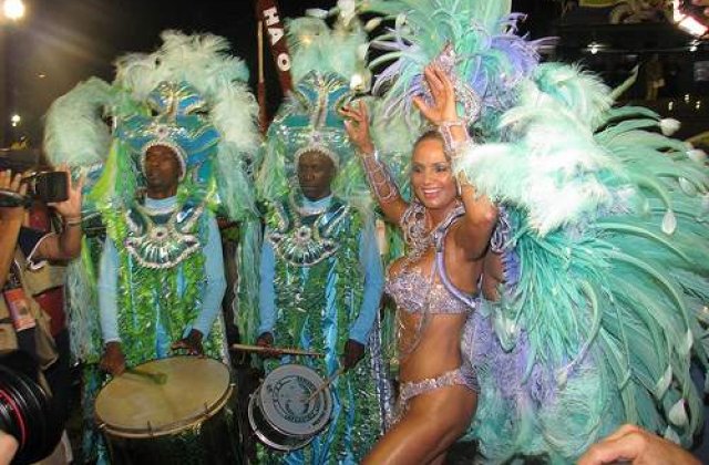 Carnavalul de la Rio a dat startul la distractie