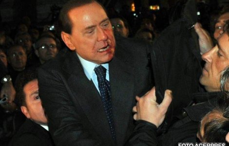 Berlusconi: "Imigrantii ilegali nu sunt bineveniti in Italia, dar femeile frumoase pot ramane"