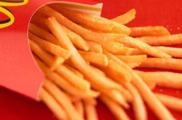 Reteta cartofilor prajiti de la McDonald`s contine peste 10 ingrediente