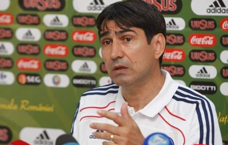 Piturca: Meciul cu Slovacia, un test util inaintea dublei cu Ungaria si Turcia