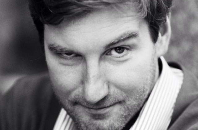 Un prezentator TV rus, concediat dupa ce a marturisit in direct ca este gay