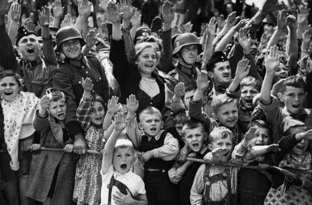 Ghidul mireselor naziste perfecte: Regulamentul lui Hitler pentru nevestele acolitilor sai