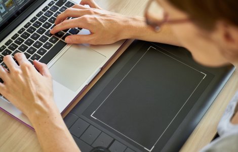 Jurnalistă a agenției Associated Press, prima femeie numită redactor-șef la Washington Post