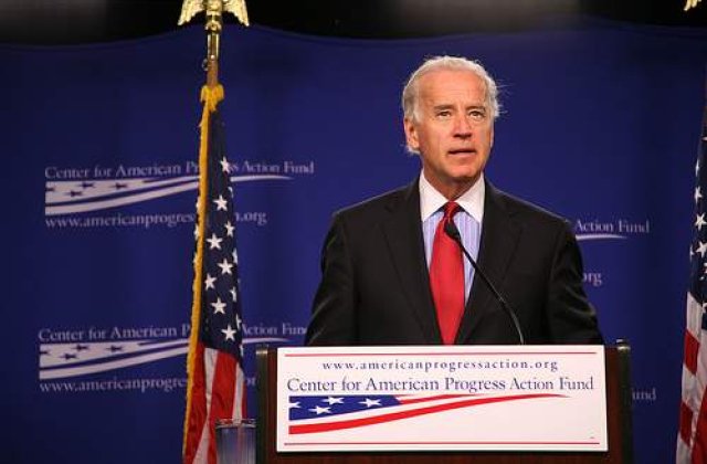 Biden il acuza pe Cheney ca rescrie istoria cand il critica pe Obama