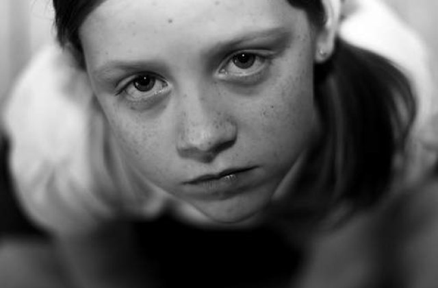 Unul din zece elevi merge la psiholog din cauza depresiei sau violentei