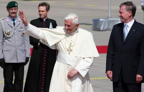 Papa Benedict al XVI-lea, nominalizat la premiile muzicale Classical Brit