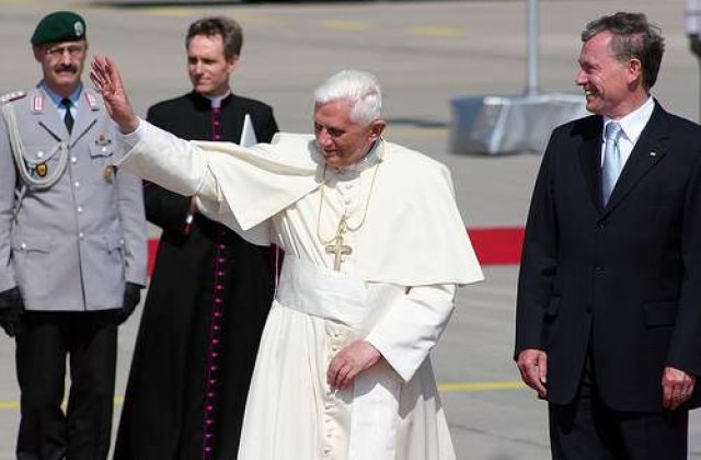 Papa Benedict al XVI-lea, nominalizat la premiile muzicale Classical Brit