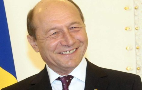 Traian Basescu petrece cu marinarii la vila de protocol de la Neptun