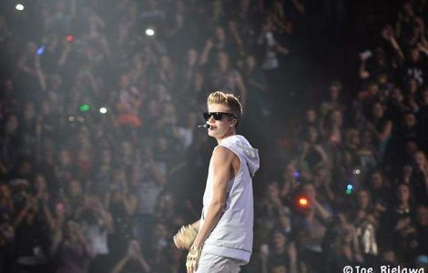 Justin Bieber va lansa un duet cu Michael Jackson