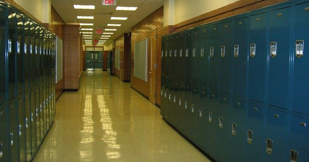 Elevul unei școli din Capitală, strivit de un dulap. În ce stare se află copilul