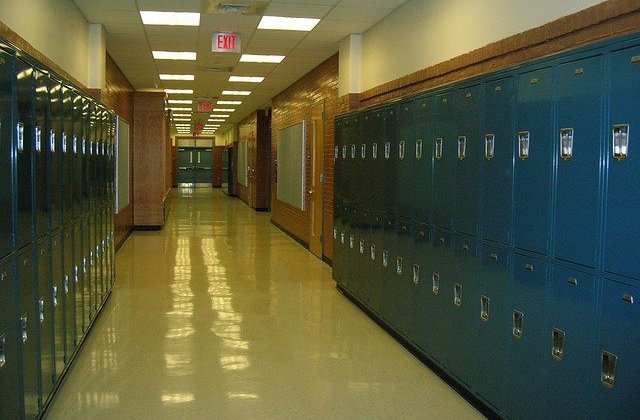 Elevul unei școli din Capitală, strivit de un dulap. În ce stare se află copilul