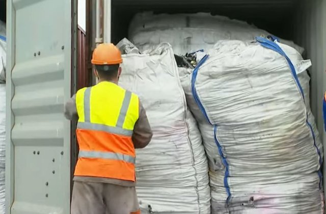 Afacerea cu gunoaie din Portul Constanța. Un procuror avertizează: E doar v&acirc;rful icebergului