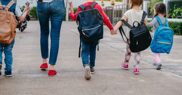 Prefectul Capitalei a convocat CMSU pentru revenirea tuturor elevilor în bănci