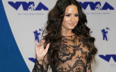 Demi Lovato este o persoană...