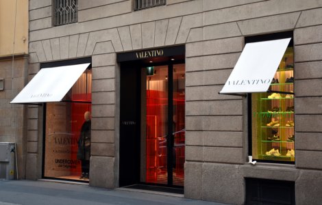 Casa de modă Valentino nu va mai folosi blănuri naturale în colecţiile sale