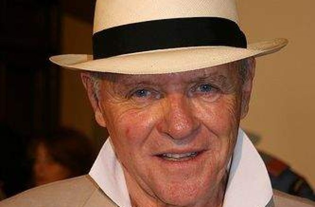 Anthony Hopkins isi expune picturile la Londra