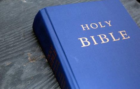 Halucinant: In PSD se impart voturile "cu mana pe Biblie"