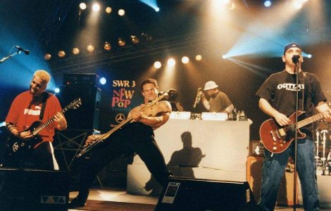 Baietii de la The Bloodhound Gang se "spovedesc" la Silver Church