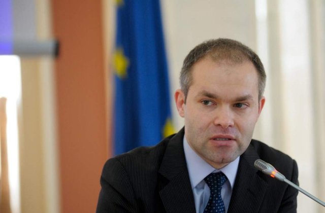 Funeriu: Cel mai bun somnifer - citesc in fiecare zi cate un manual scolar