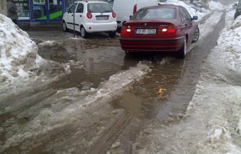 Cine te despagubeste daca ti-ai "rupt" masina in gropile din carosabil?