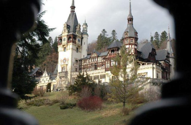 Kelemen Hunor: Casa Regala vrea sa vanda Castelul Peles