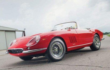 Un Ferrari NART Spyder din 1967, vandut pentru suma record de 27,5 mil. dolari