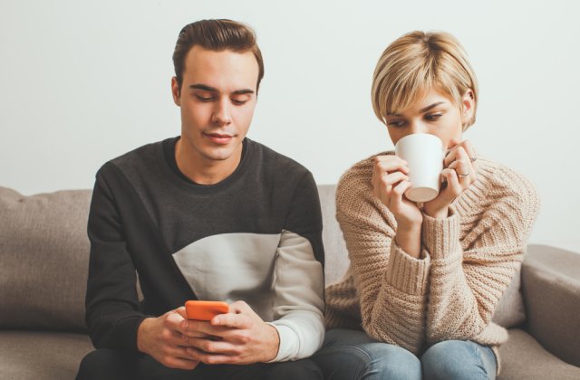 4 semne după care poți depista dacă partenerul tău te &icirc;nșală