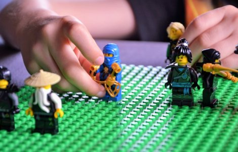 Șase beneficii ale jocurilor de construcție