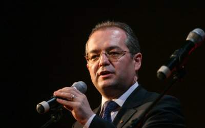 Emil Boc îl va susține pe...