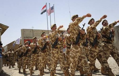 Amenzi pentru tinerii care nu se prezinta la centrele militare dupa majorat