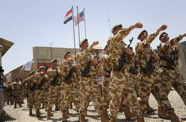 Amenzi pentru tinerii care nu se prezinta la centrele militare dupa majorat