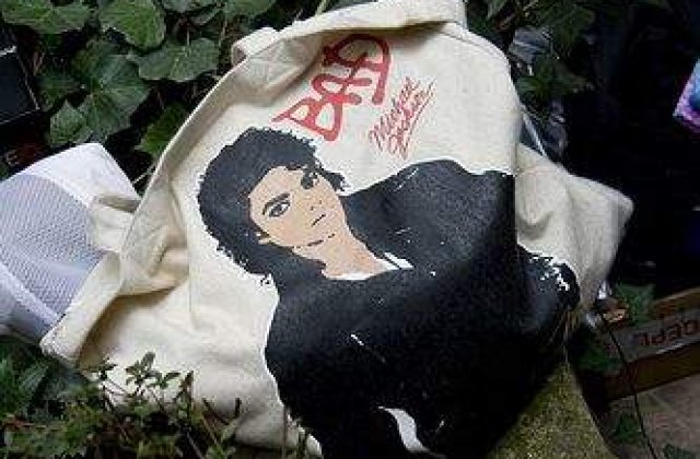 Imaginea lui Michael Jackson din videoclipul Bad va fi pictata intr-o statie de metrou din New York