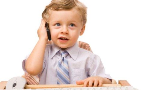 2 din 10 copii romani primesc un telefon cu Android inainte sa implineasca 12 ani