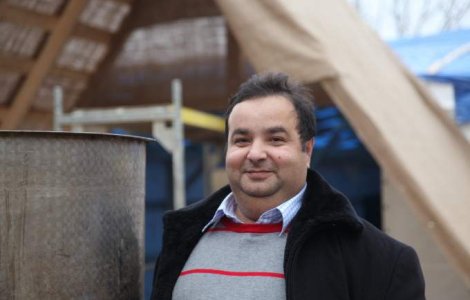 Romii vor avea doi regi autoproclamati