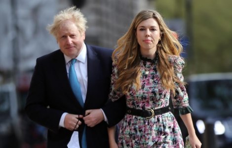 Bat clopote de nuntă. Boris Johnson a anunțat data nunții sale cu Carrie Symonds