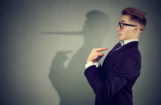 Ferește-te de ei: Top 5 cele mai mincinoase zodii