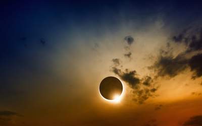 Eclipsa totală de lună și...