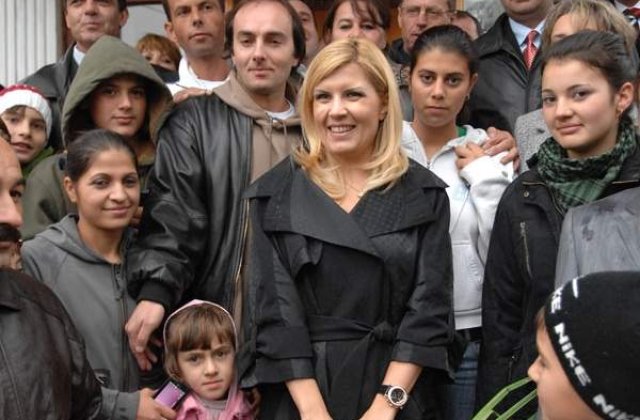 Cui vinde Udrea casele ANL?