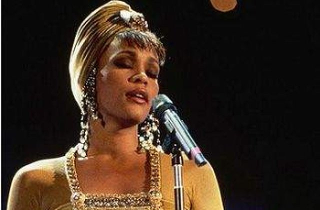 Zvon soc in lumea muzicii: Whitney Houston mai are de trait 5 ani!