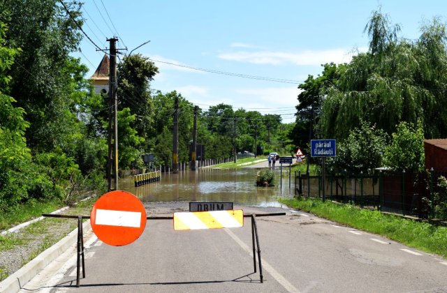 INHGA: Cod galben de inundații &icirc;n bazine hidrografice din 12 județe