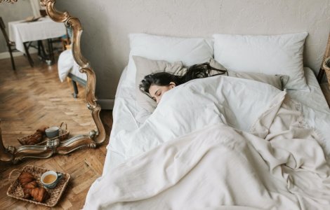 Cum îți dai seama că ai nevoie de o saltea nouă și ce faci cu cea veche